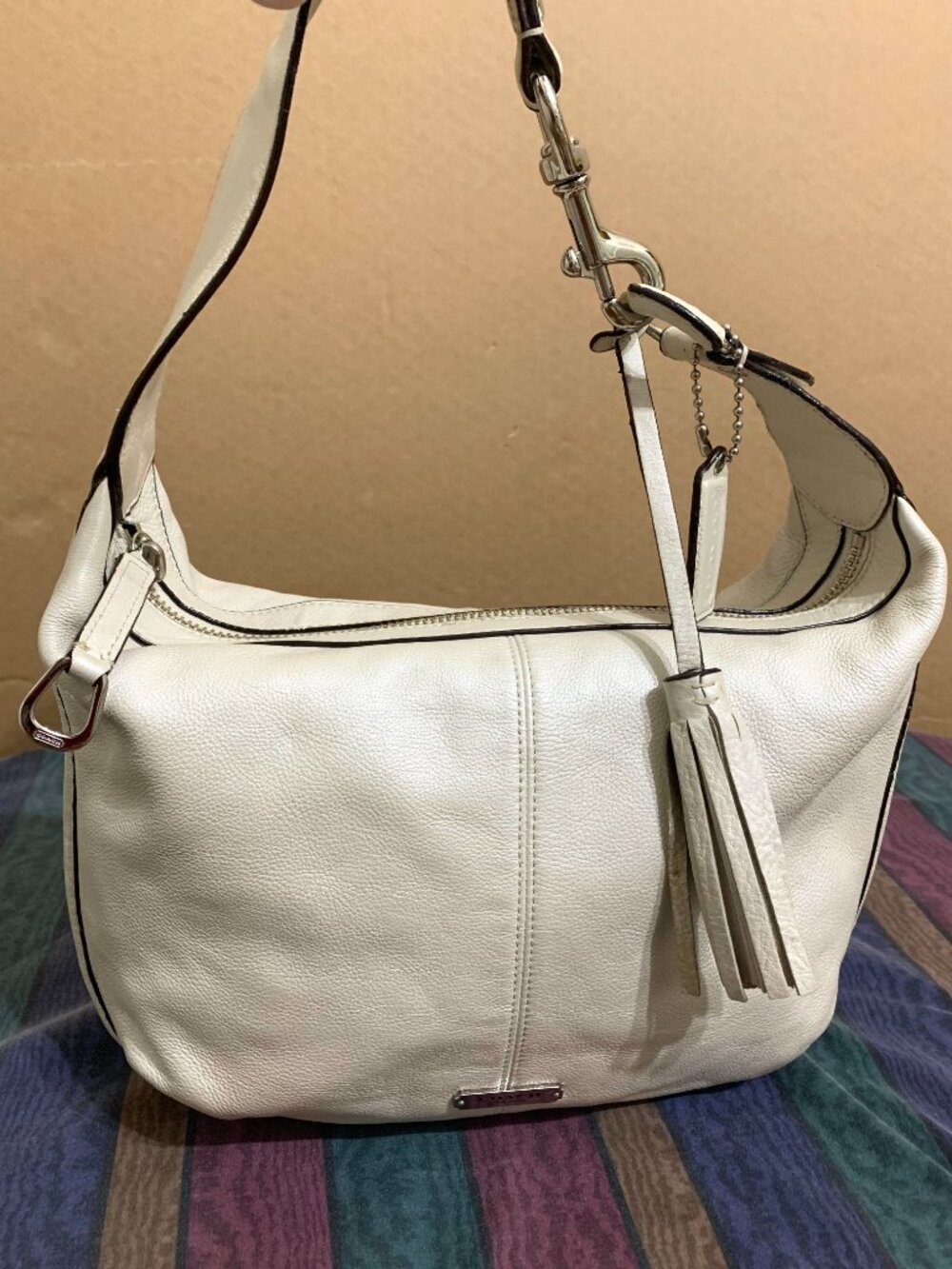 COACH White Pearlized Pebbled Leather AVERY Hobo F23960 - Picture 14 of 15